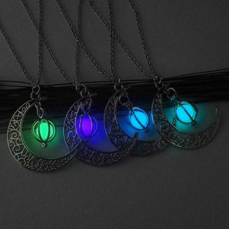 Fashion Moon Glowing Stone Necklace - A Gift for Women