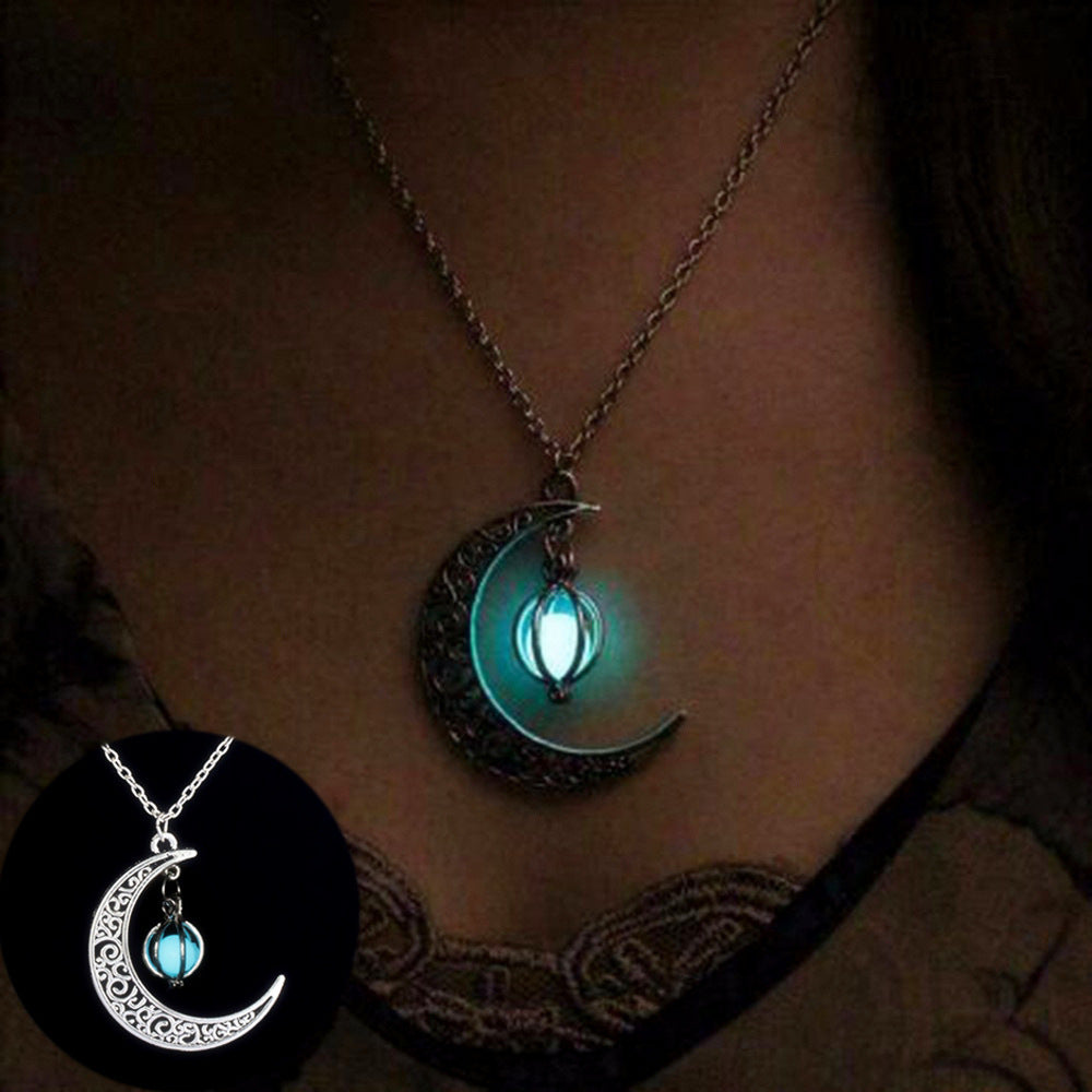 Fashion Moon Glowing Stone Necklace - A Gift for Women