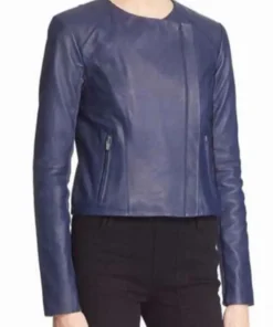 arrow-s05-felicity-smoak-blue-jacket