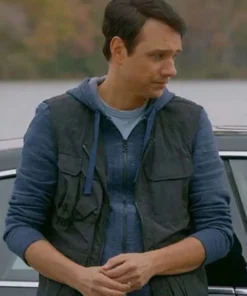 cobra-kai-s03-daniel-larusso-vest