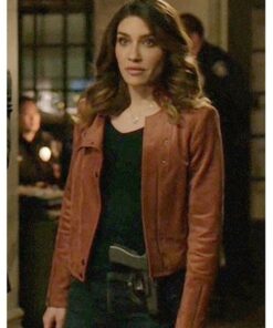 arrow-s06-juliana-harkavy-brown-jacket