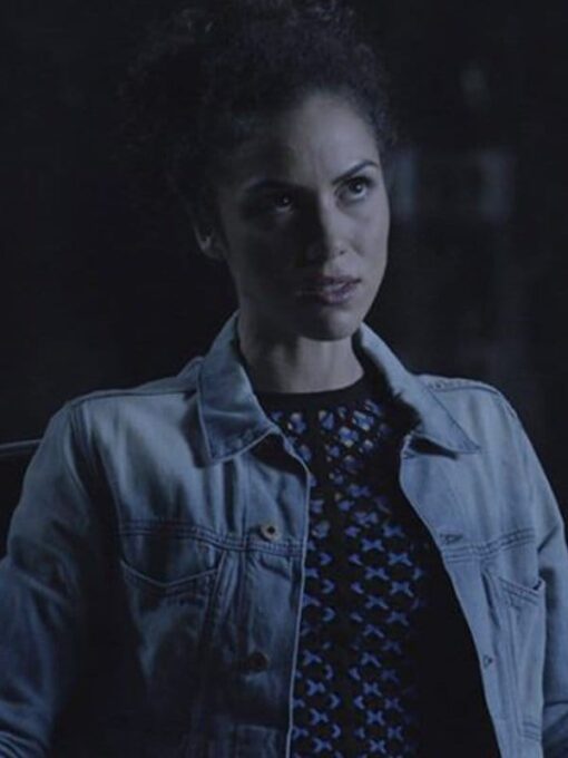 arrow-s07-zoe-ramirez-coat